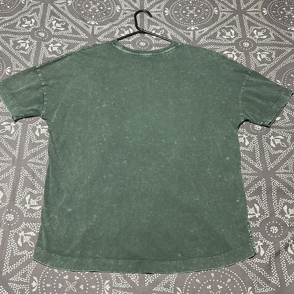 NWT DECJUBA Size M Ladies T-shirt MILITARY GREEN - Picture 4 of 7